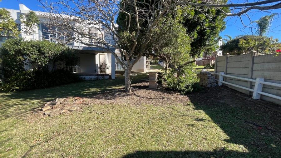 3 Bedroom Property for Sale in Wavecrest Eastern Cape